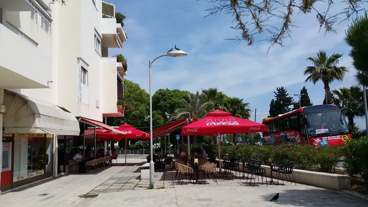 Apartments West Coast Split 0*,